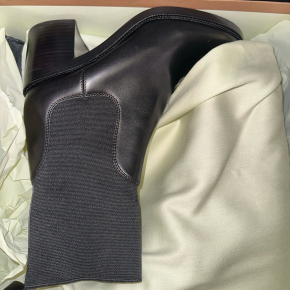WOMEN BLACK BURBERRY BOOTS - Picture 1 of 9